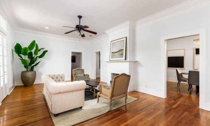Midtown Apartment | The French Riviera in San Antonio