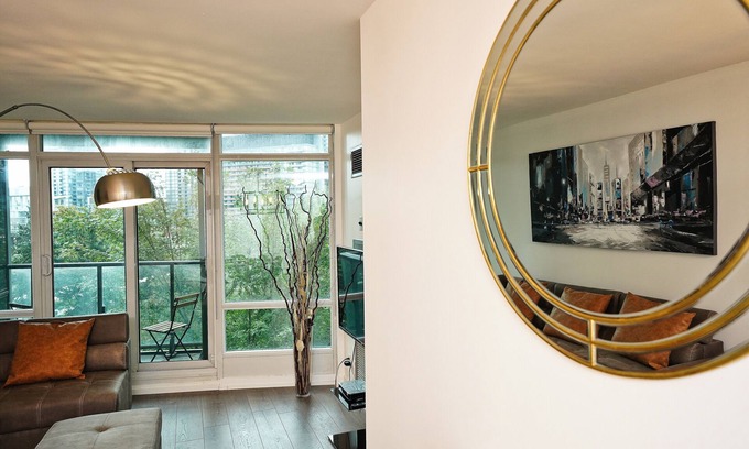 Wellington Place Apartment | The Front Condominiums