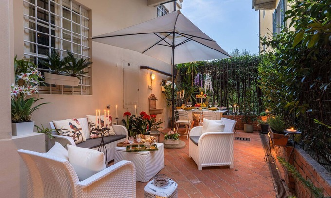 Lucca Historical Center Apartment | The Garden Along the Stream