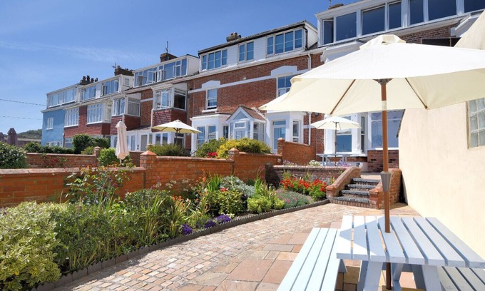 Lyme Regis Cottage | THE GARDEN SUITE, pet friendly, country holiday cottage in Lyme Regis