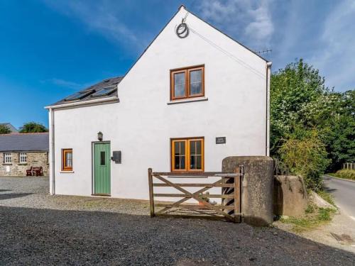 Castlemorris House | The Gatehouse at Y Gwesty Bach