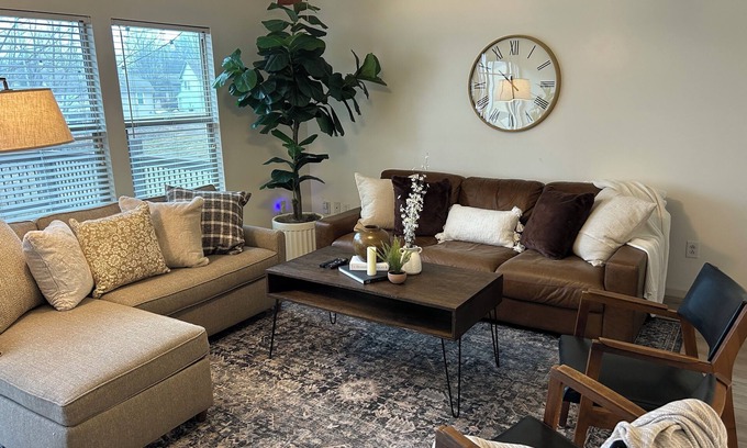 Grandview House | The Gathering Grove 6Bdrm/3King 3.5Bath-sleeps20+