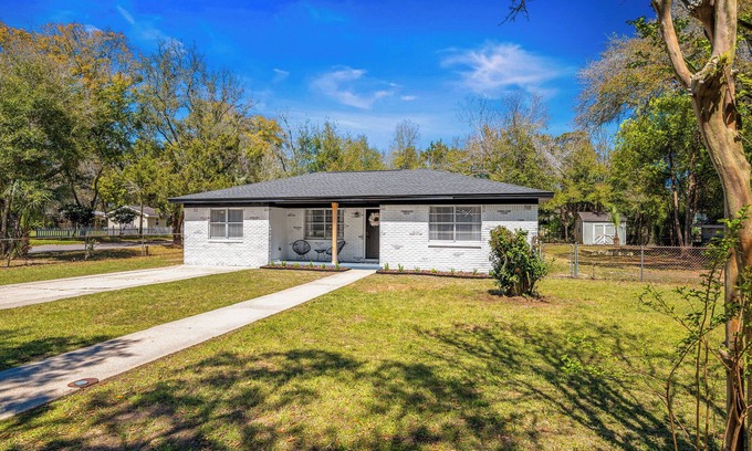 East Pensacola Heights House | The Gatsby. An Art Deco Retreat