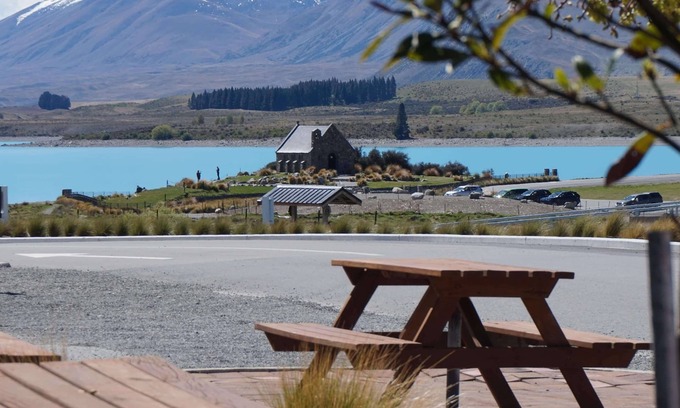 Lake Tekapo Hotel | The Godley Hotel