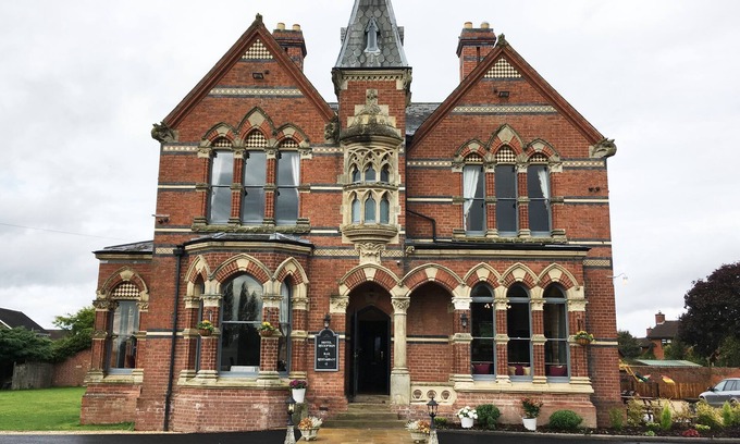 Bartestree Hotel | The Godwins