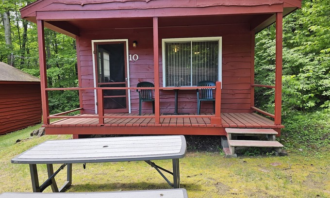 Lake George Cabin | The Gold Eagle Cottage 10