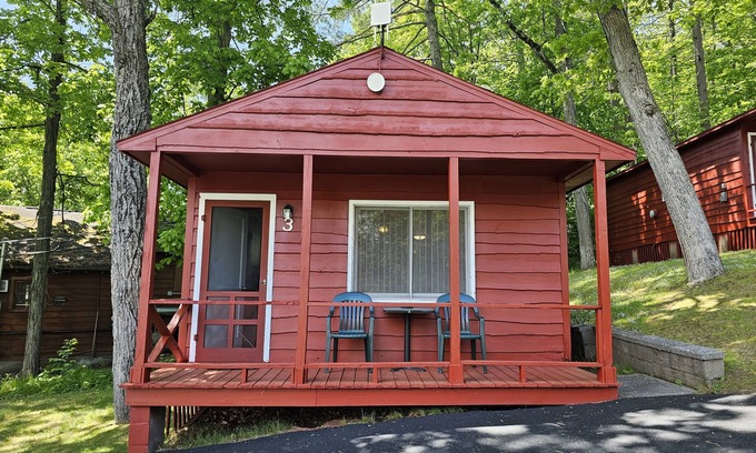 Lake George Cabin | The Gold Eagle Cottage 3
