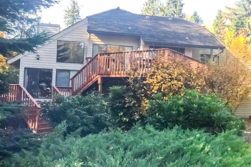 Welches House | The Golf Course Cabin