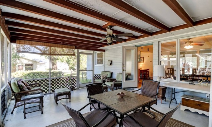 Kingston House | The Good Ole` Days, King Bed, Pet Friendly