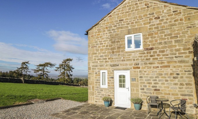 East Witton Cottage | THE GRANARY, pet friendly, character holiday cottage in Masham