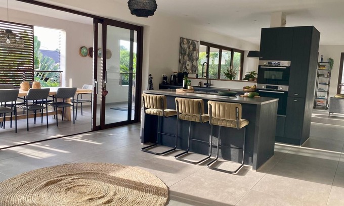 Willemstad Apartment | 'The Grand' apartment, Jan Sofat, Apartment for 8 people near Jan Thiel on a luxury resort