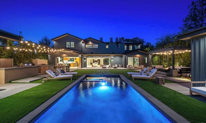 North Hollywood House | The Grand Escape: Luxe & Private Retreat Near Beverly Hills