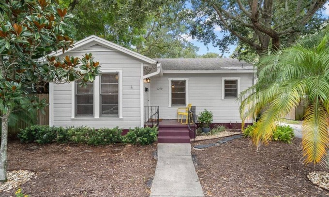 Historic Hyde Park North House | The Grand Hyde Out - Adorable 4BR Hyde Park Home with Hot Tub
