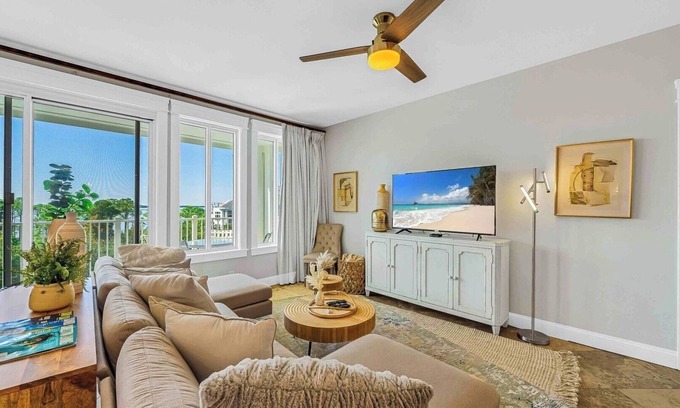 Baytowne Wharf Apartment | The Grand in SanDestin Resort Luxury 1BR Condo