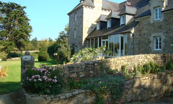 Audierne House | The Grand Manoir and the Closerie du Manoir 17 people