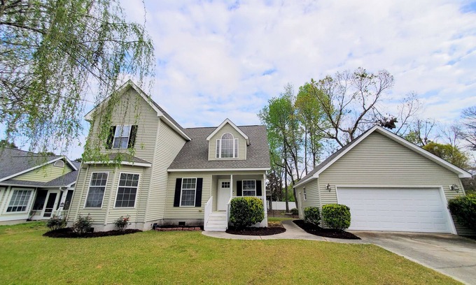 Socastee House | The Green Gable - Colonial Charm close to it all