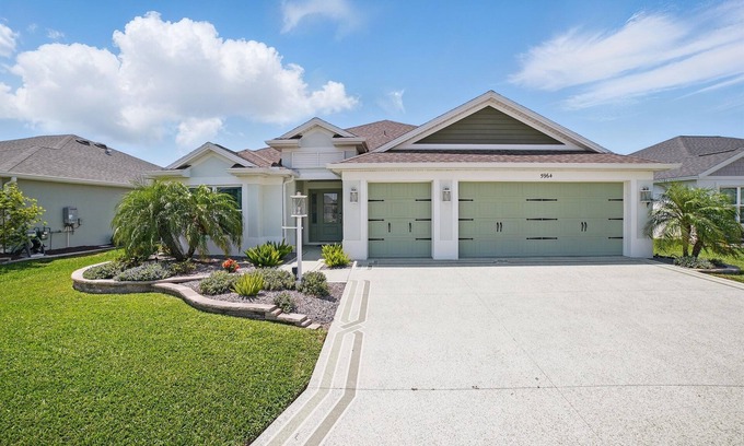 Leesburg House | The Greenhouse in The Village of Cason Hammock