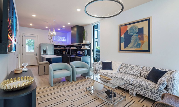 Edgehill House | The Grove Full Buyout by AvantStay | Sleeps 100