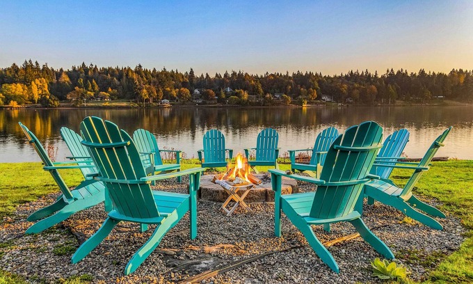 Agate House | 'The Hammersley' Luxury Waterfront Estate!