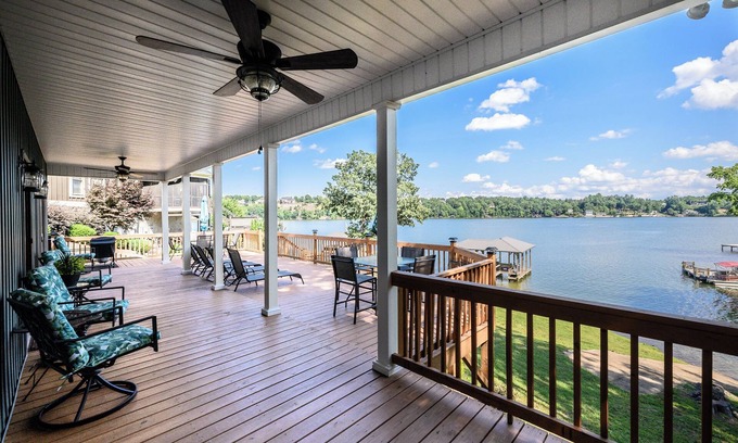 Hickory House | The Hangout @ Lake Hickory
