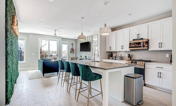 Talbot's Corner House | The Harmony House Sleeps 12