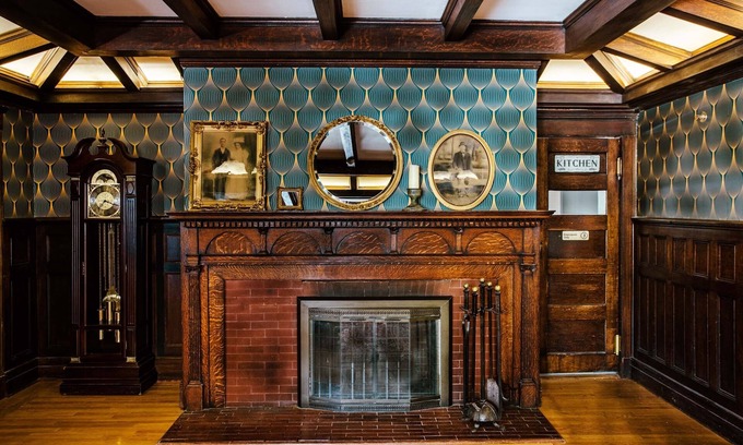 Springfield Hotel | The Hartness House