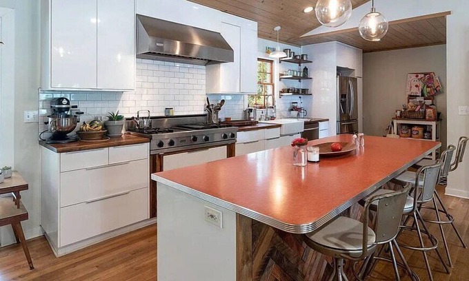 Oxford House | The Hayden, Lovely 4 BR home, 1 mi from the Square