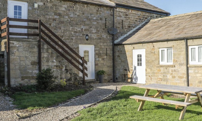 East Witton Cottage | THE HAYLOFT, pet friendly, character holiday cottage in Masham