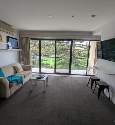 Glenelg Apartment | The Heart of Glenelg