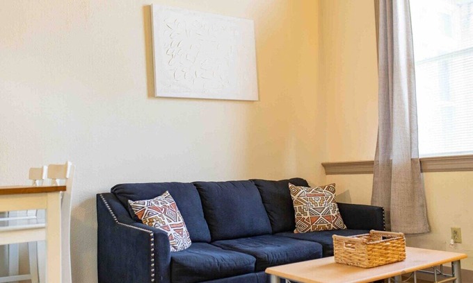 Kansas City Apartment | The Heart of Westport Suite - WALK to BBQ