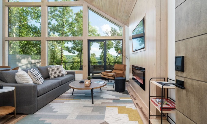 Hot Springs Cabin | The Hedgehog Cabin, Hot Tub, Mountaintop