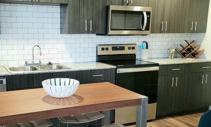 Cherry Street Apartment | The Hemingway NOW OPEN! 405