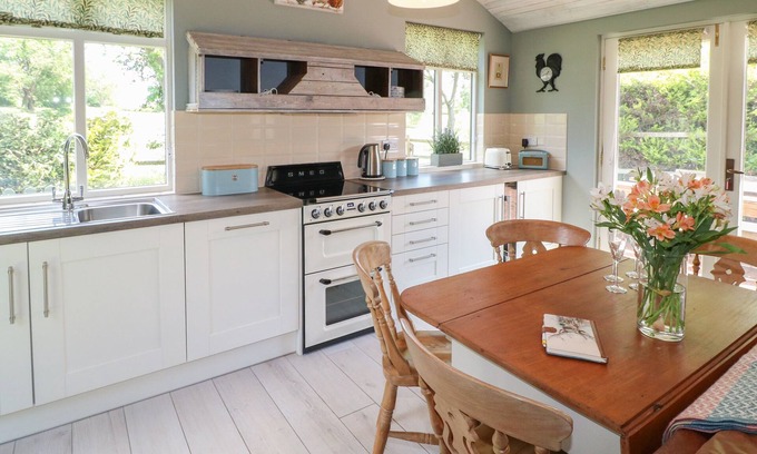 Rugeley Cabin | The Hen House