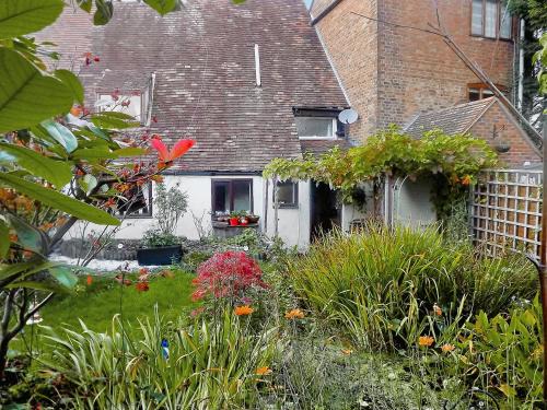 Gloucester House | The Hideaway Cottage
