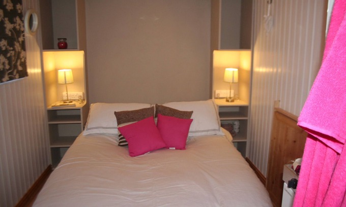 Cowbridge Cabin | The Hideaway Shepherd Hut, Duffryn Mawr self catering cottages Vale of Glamorgan