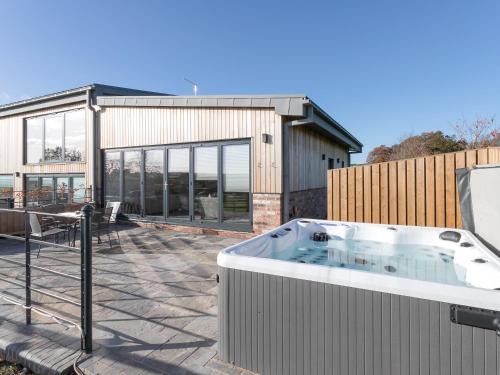 Ticknall House | The Hideaway -Ukc3844