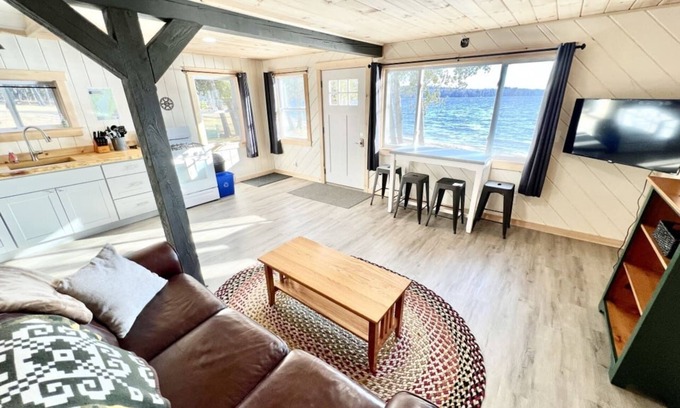 Burnham Cabin | The Hideout Cabin | Steps to the Beach