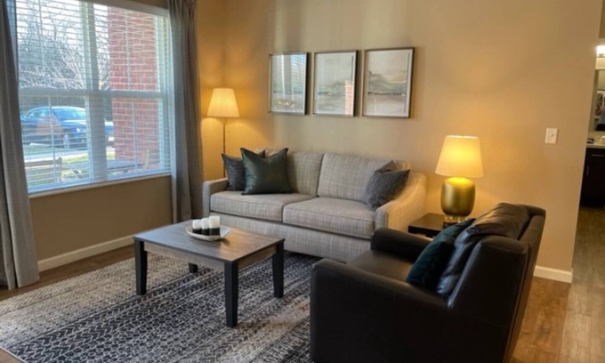 Tuttle West Apartment | The Hilliard Executive | No Steps | Amazing Beds!