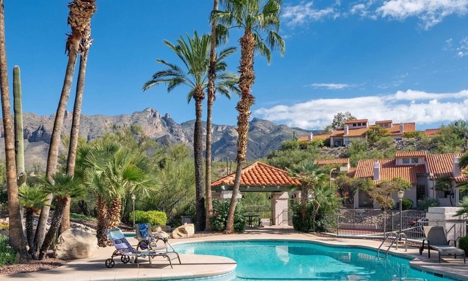 Tucson House | The Hilltop Casa - modern, desert retreat