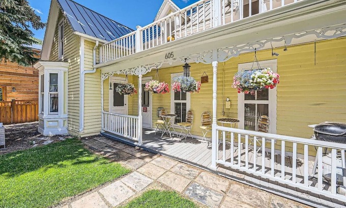 Historic District Apartment | The Historic: Victorian Charm!