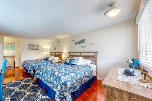 Ogunquit - Wells Hotel | The Holiday House Condominiums
