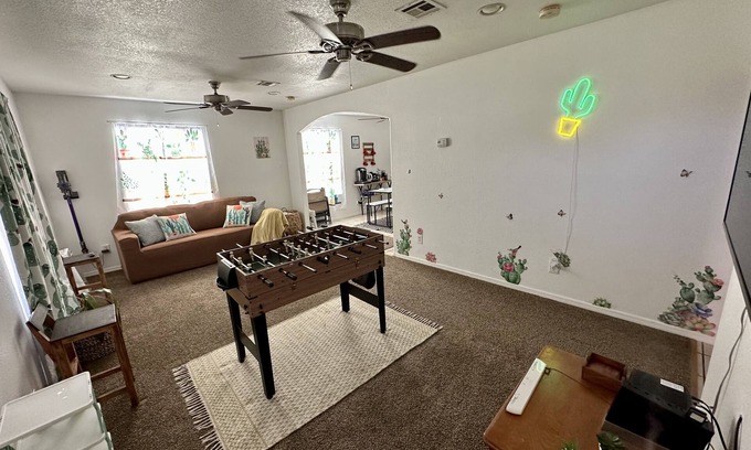 Yuma House | The home is a bright cozy home.It’s located 5min away from I-8interstatehighway.