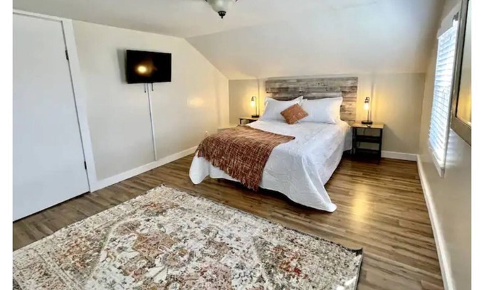 Carbon Hill Other | The Homestead - Renovated 1800’s farmhouse