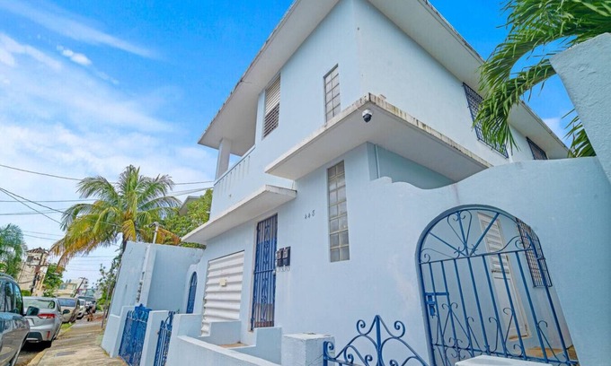 Sagrado Corazon Apartment | The House of Romeo | Stylish Two-Bedroom Escape