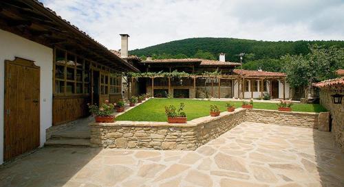 Zheravna House | The House with the Vine Guest House