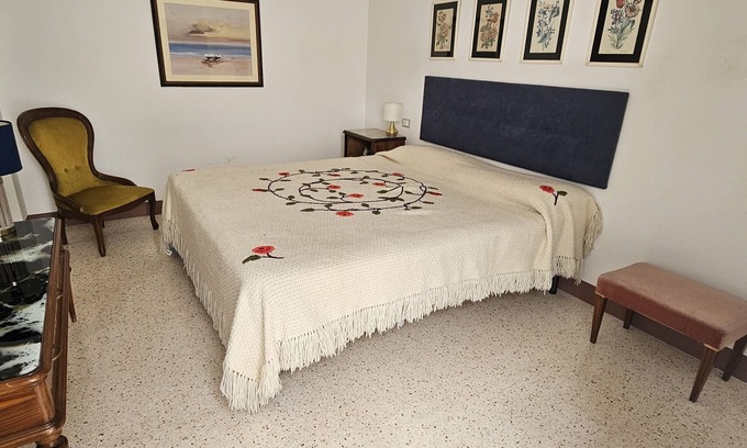 Casarano House | THE HOUSES 2 room with private bathroom use of kitchen and terrace