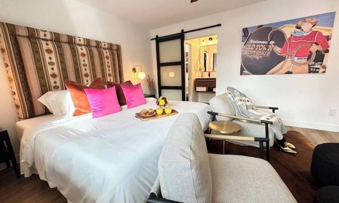 Park Scottsdale One House | The Hugging Cactus. Old Town's Finest