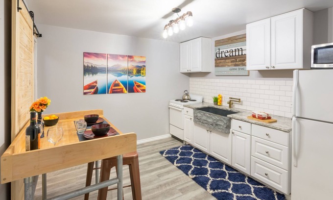 Garden District House | The Immaculate Guest Cottage In Downtown Coeur D'Alene