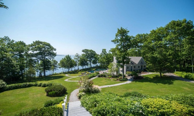 Lincolnville Hotel | The Inn at Ocean's Edge