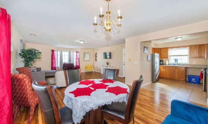 Ironbound District Apartment | The Inviting Escape 5BR |8 Min to EWR | Parking.